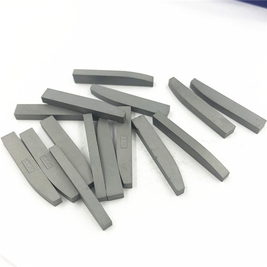 Cemented carbide brazed tips JCE525
